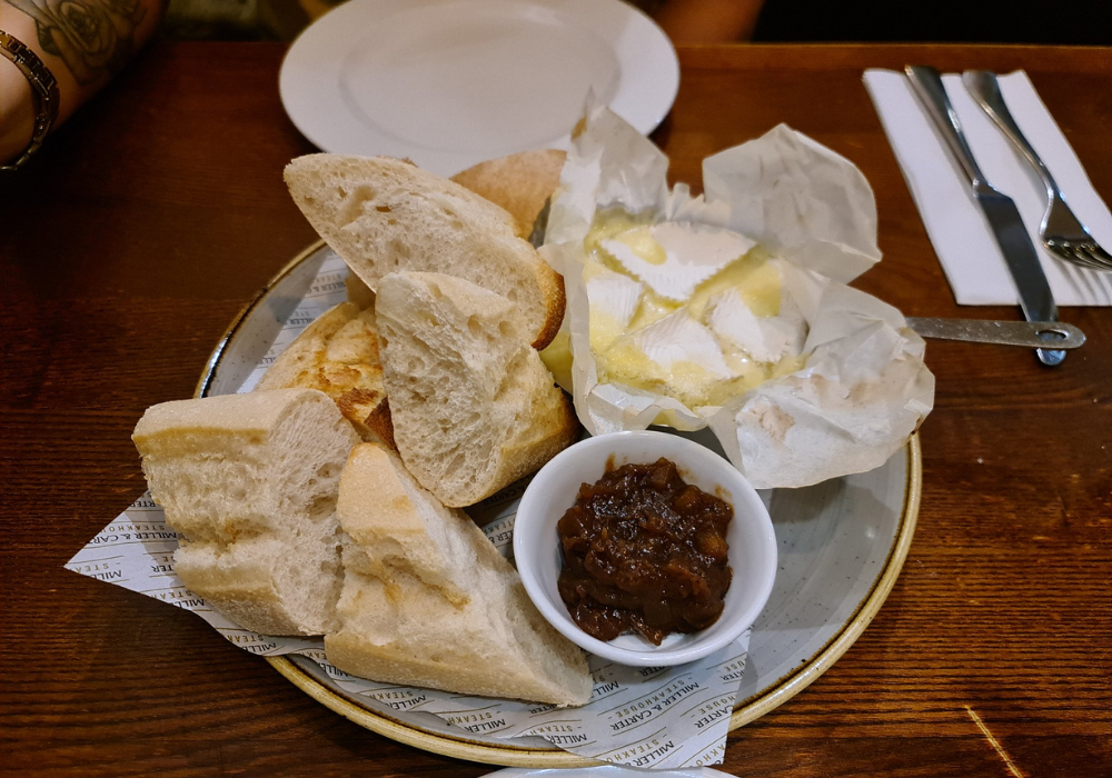 BAKED CAMEMBERT (V)